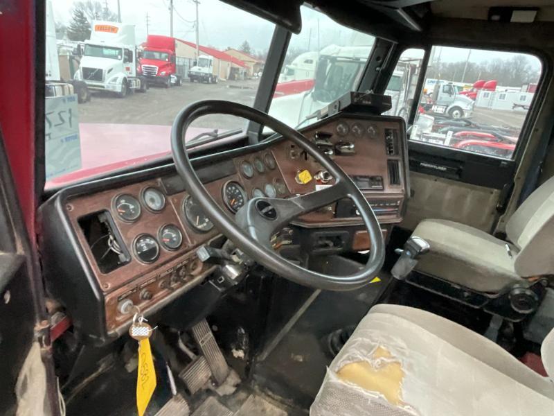 1990 Freightliner Flatbed