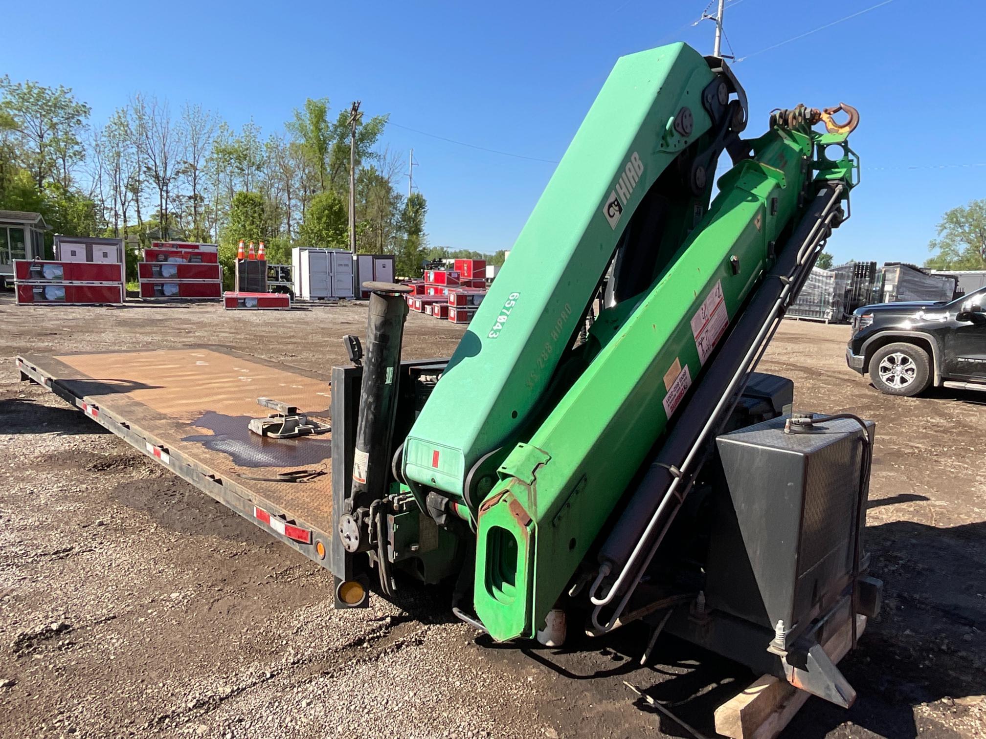 2013 Hiab 288 EP-4 Hipro Knuckle Crane w/ Flatbed