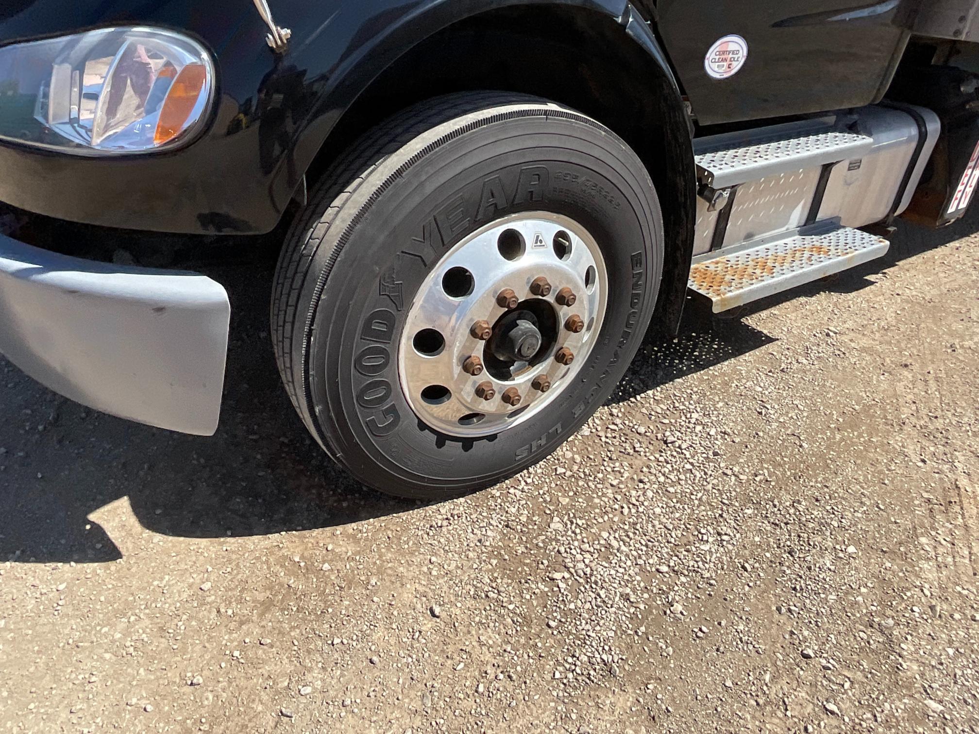 2019 Freightliner M2106 Box Truck