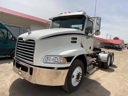 2010 Mack CXU613 Day Cab