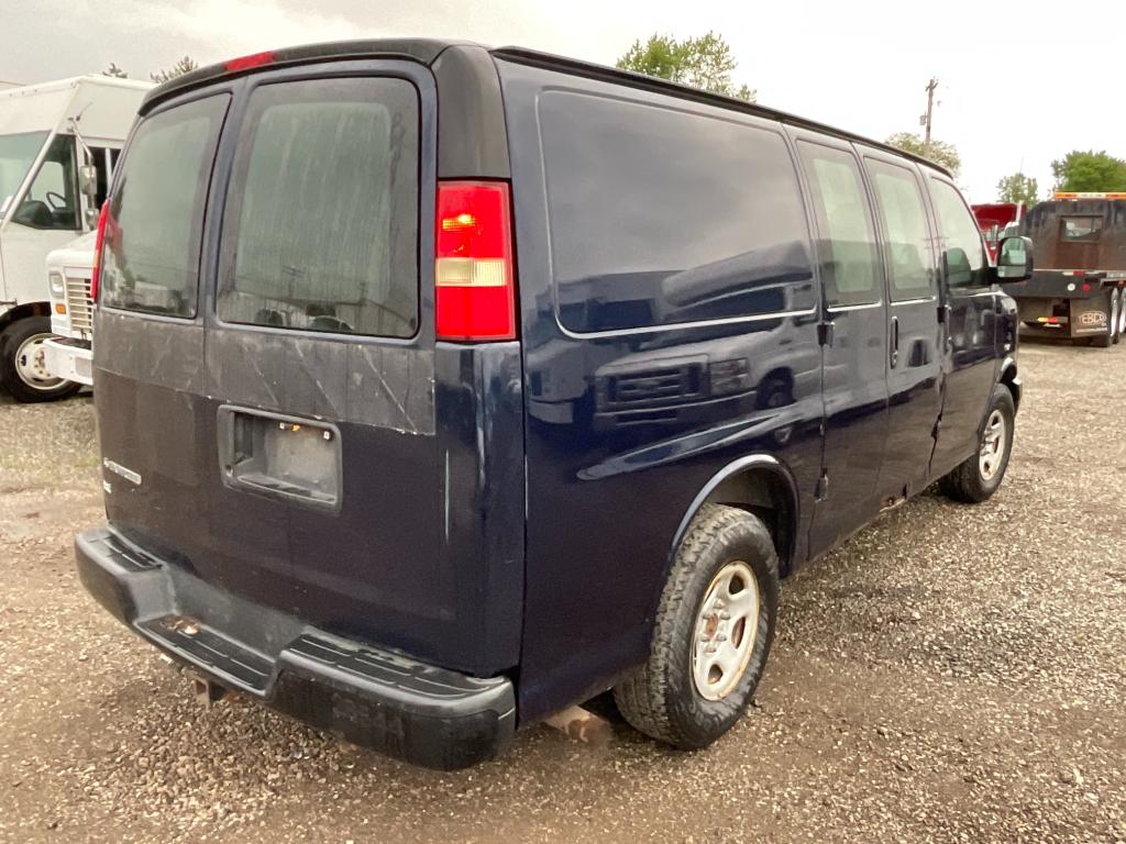 2001 Chevrolet Express Cargo Van