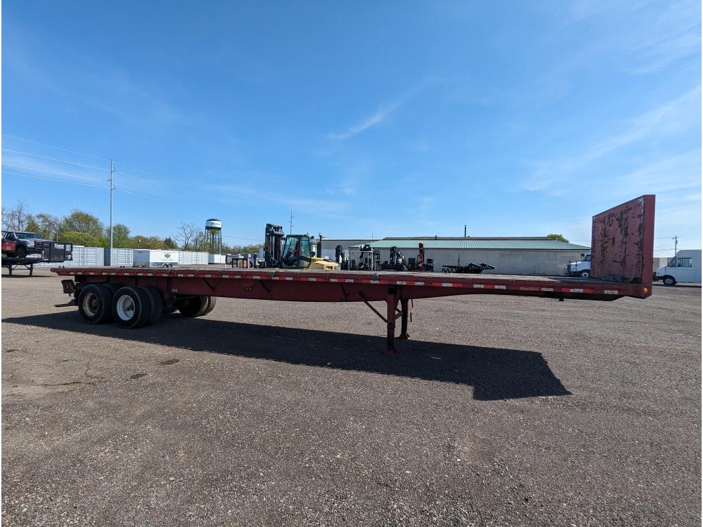 2006 Great Dane Flatbed w/ Moffett Hookup