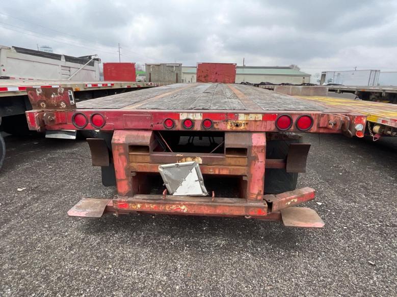 2001 Great Dane Flatbed w/ Moffett Hookup