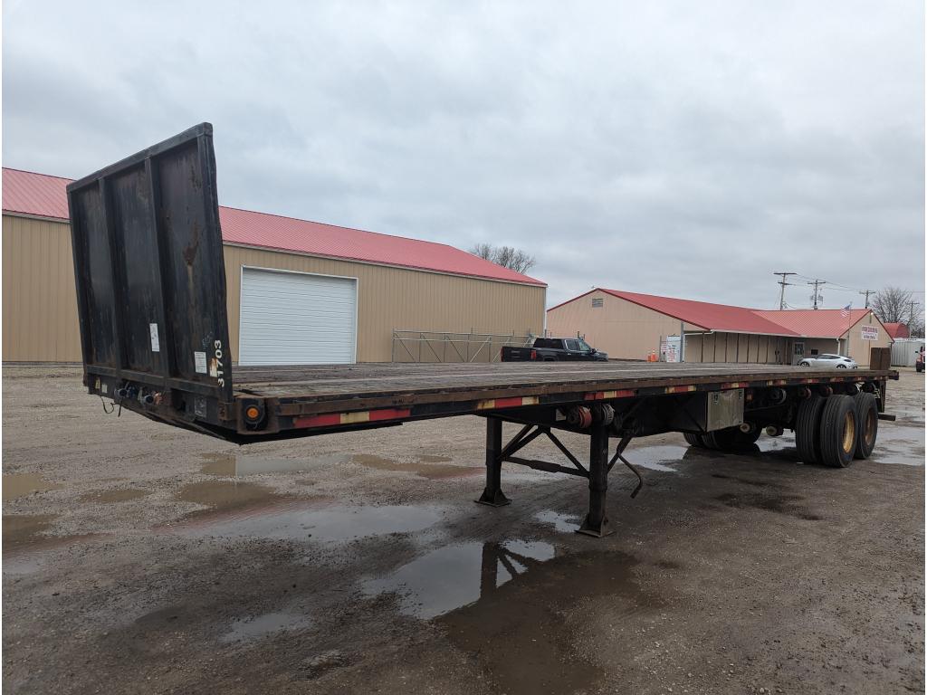 2006 Wade Flatbed Trailer w/ Moffett Hookup