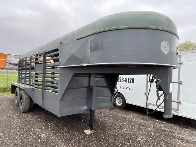 1982 Gooseneck Livestock Trailer