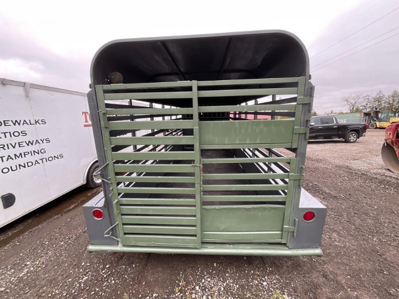 1982 Gooseneck Livestock Trailer