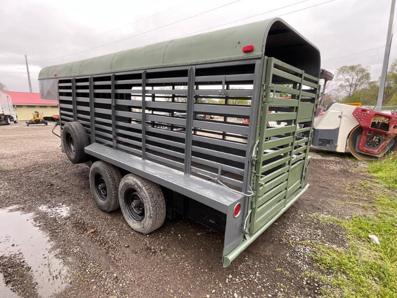 1982 Gooseneck Livestock Trailer