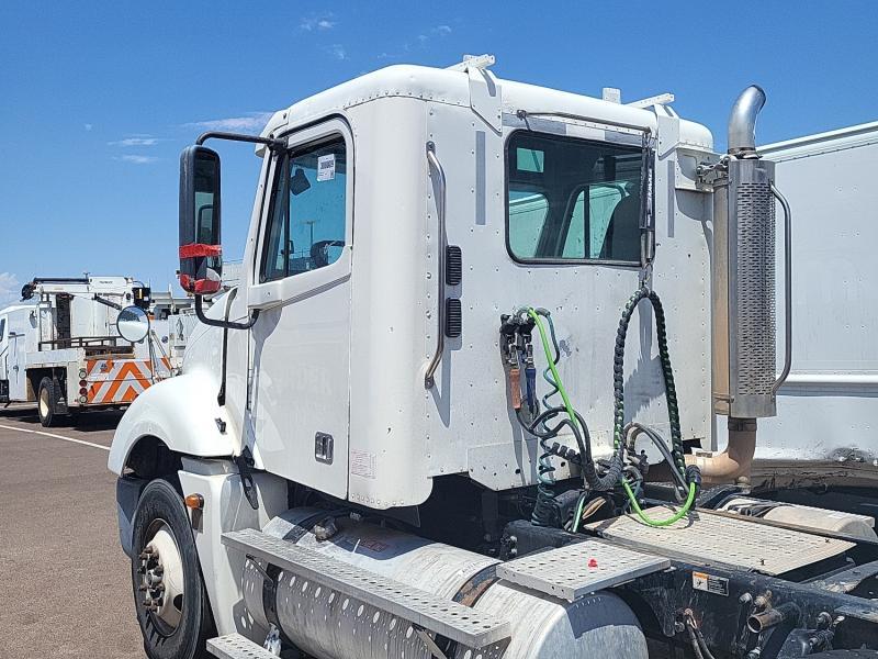 offsite - 2006 Freightliner M2 Day Cab