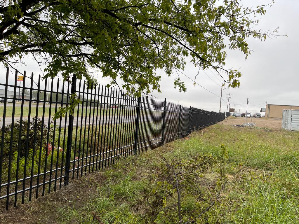 300' Galvanized Steel Fence w/ Posts