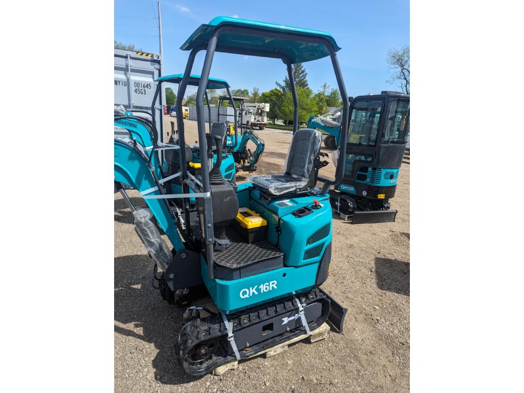 AGT QK16R Mini Excavator