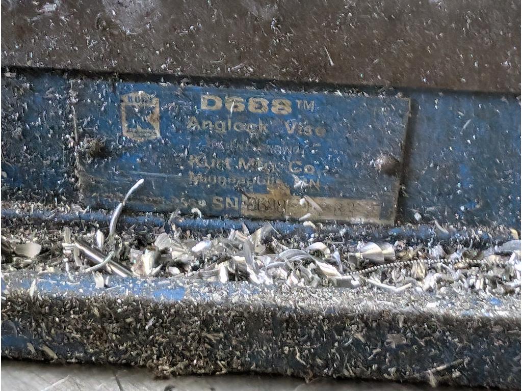 Kurt D688 Vise