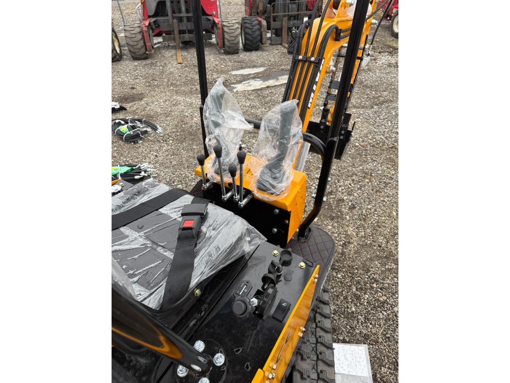 Miva VA13 Mini Excavator W/ Mechanical Thumb