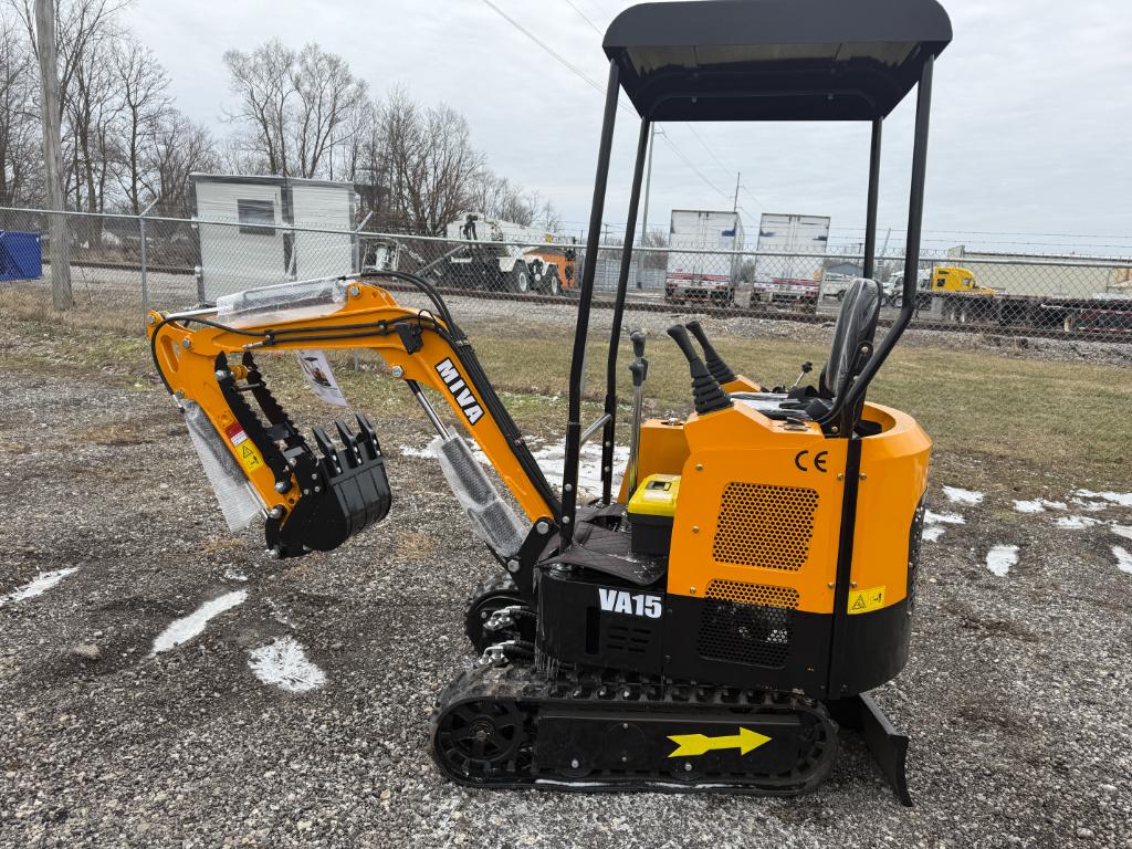 Miva VA15 Mini Excavator W/ Mechanical Thumb