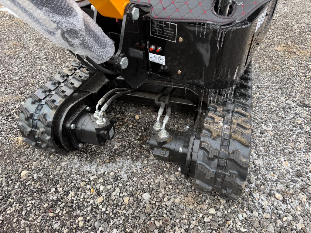 Miva VA15 Mini Excavator W/ Mechanical Thumb
