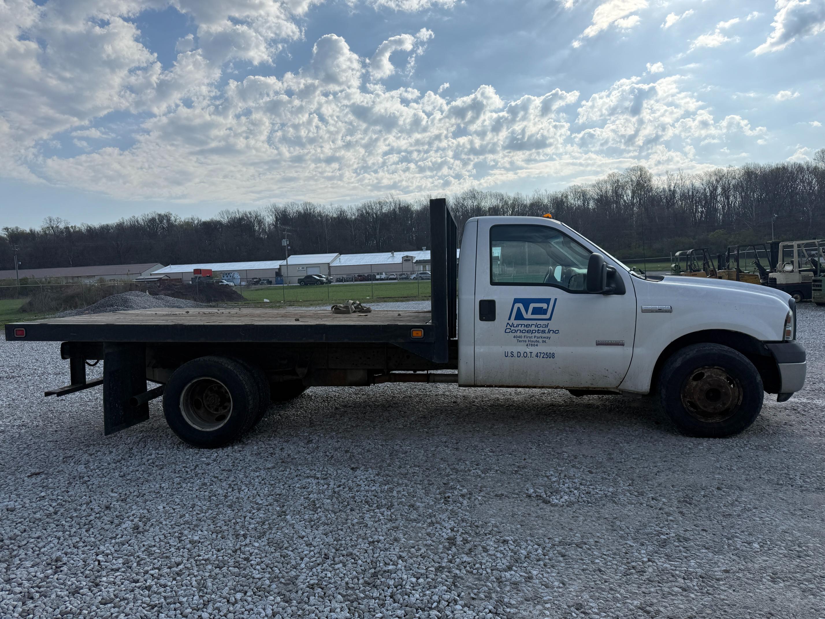 2005 Ford F350 Flatbed