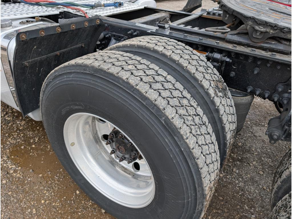 2019 Volvo VNL Day Cab