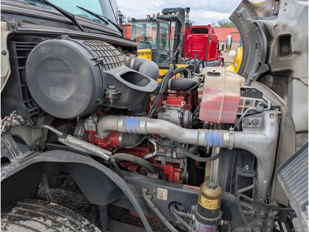 2019 Volvo VNL Day Cab