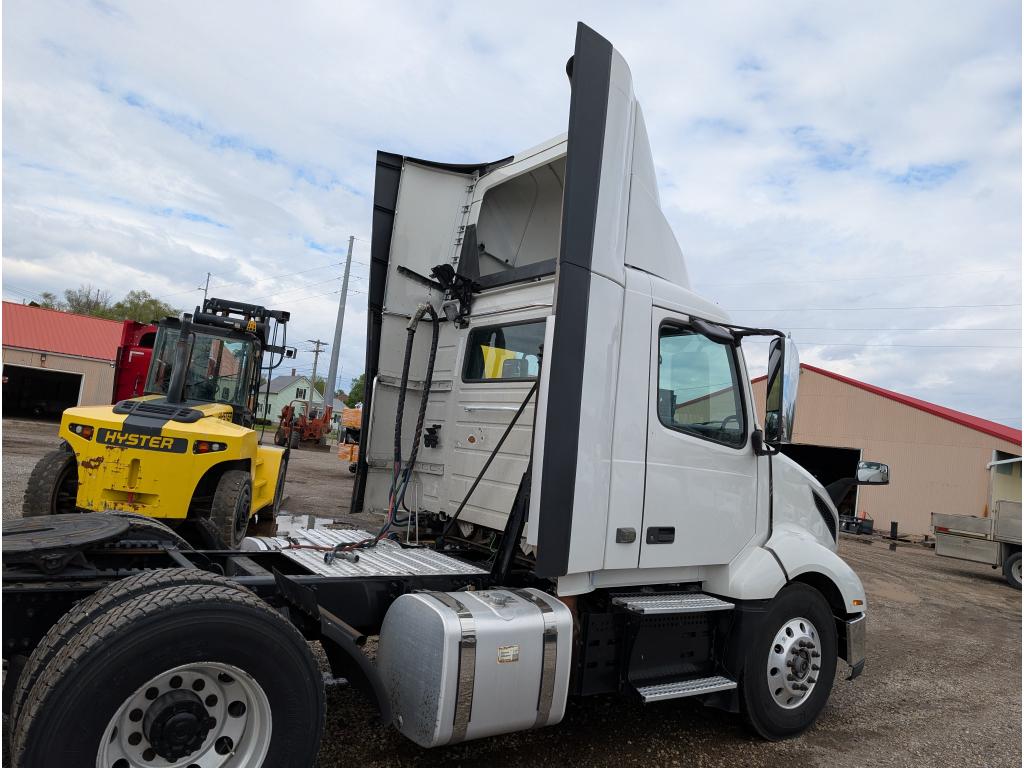 2019 Volvo VNL Day Cab