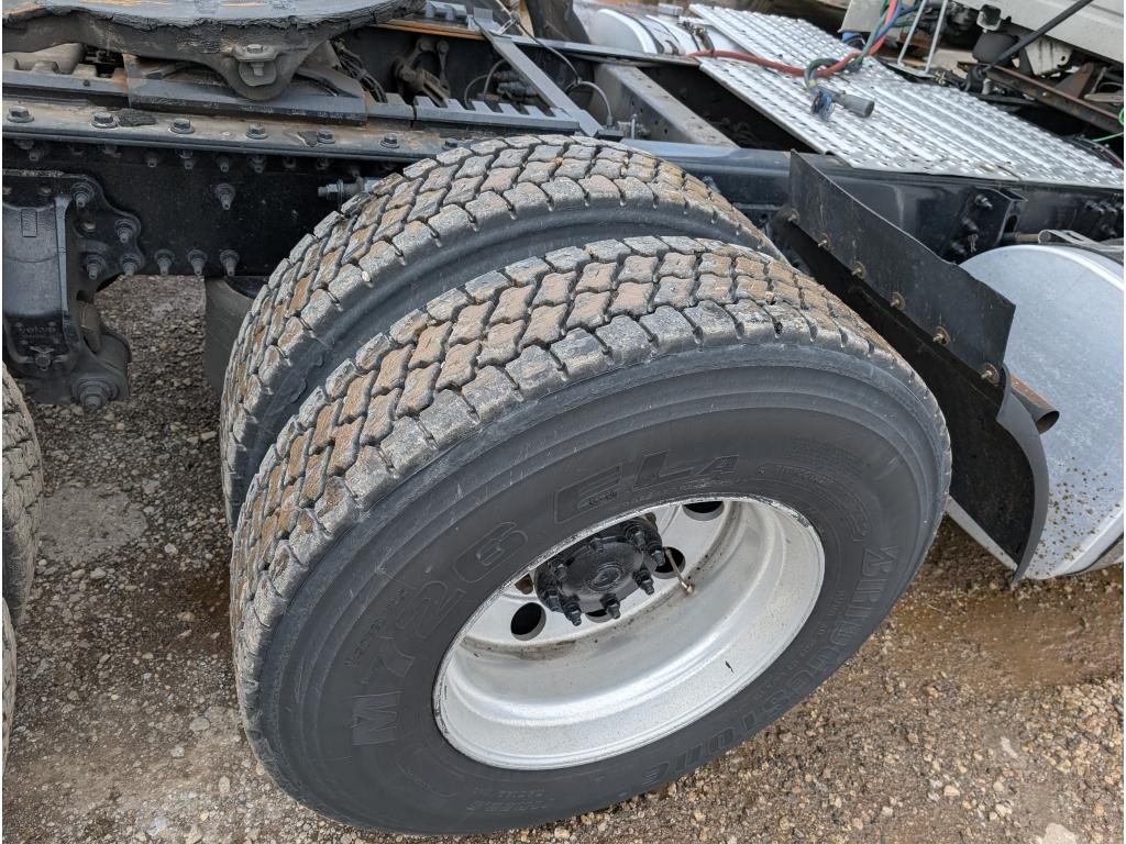 2019 Volvo VNL Day Cab