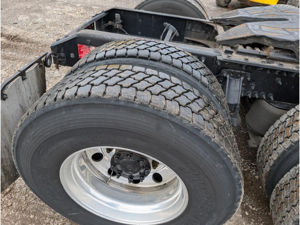 2019 Volvo VNL Day Cab