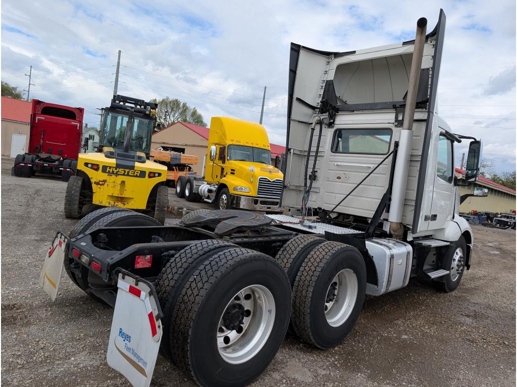 2019 Volvo VNL Day Cab