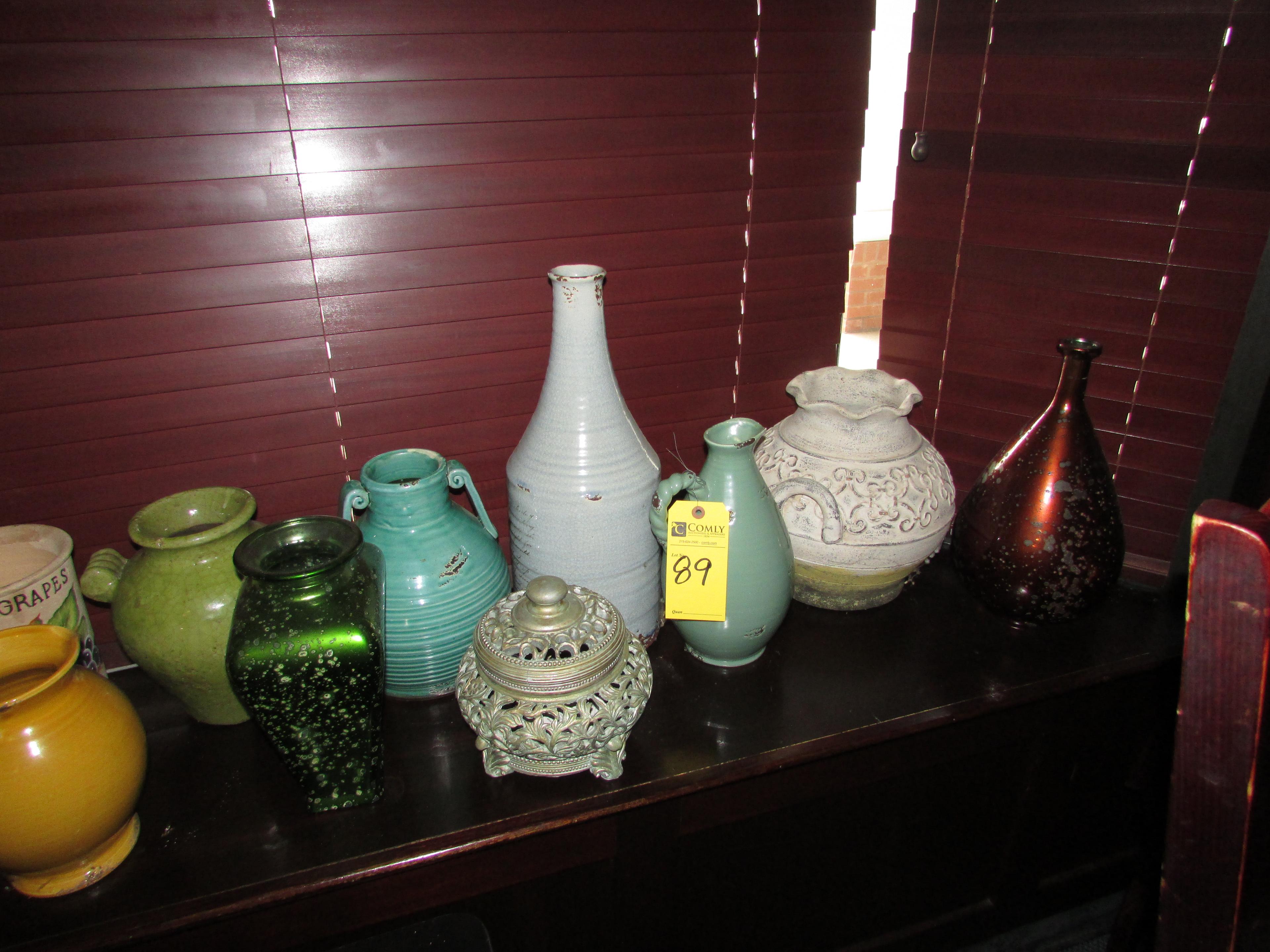 Vases, Asst.  (Lot)