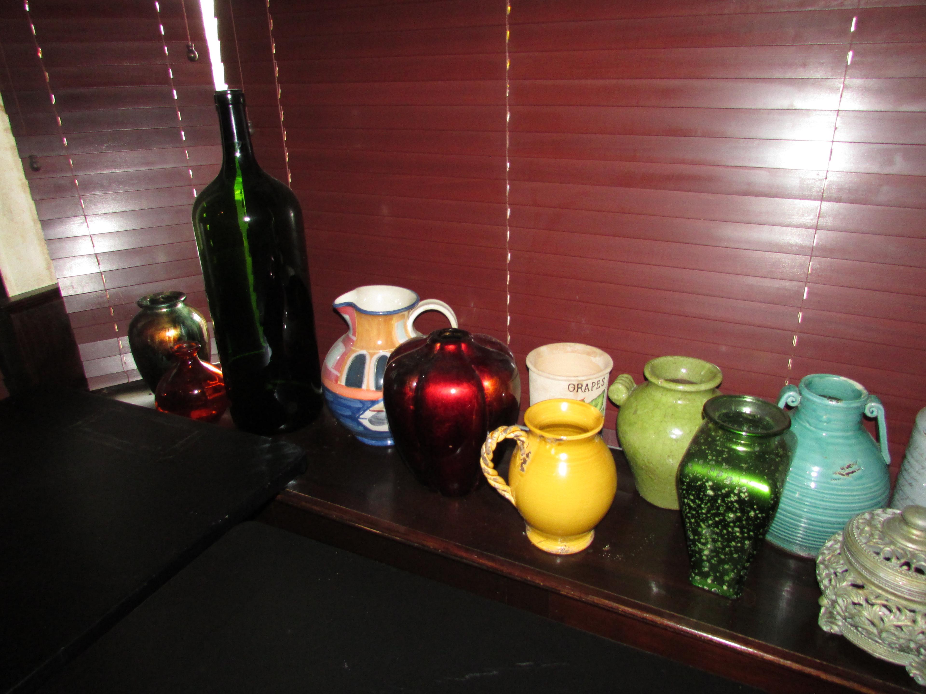 Vases, Asst.  (Lot)