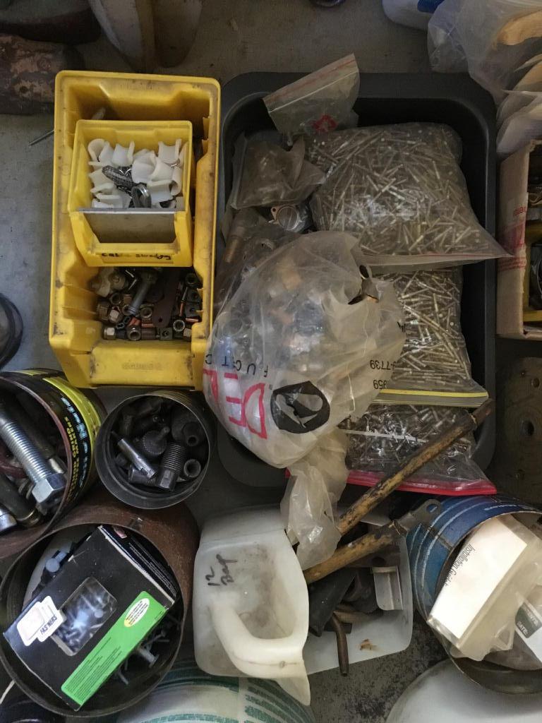 LOT OF ASSORTED AIRCRAFT FASTENERS