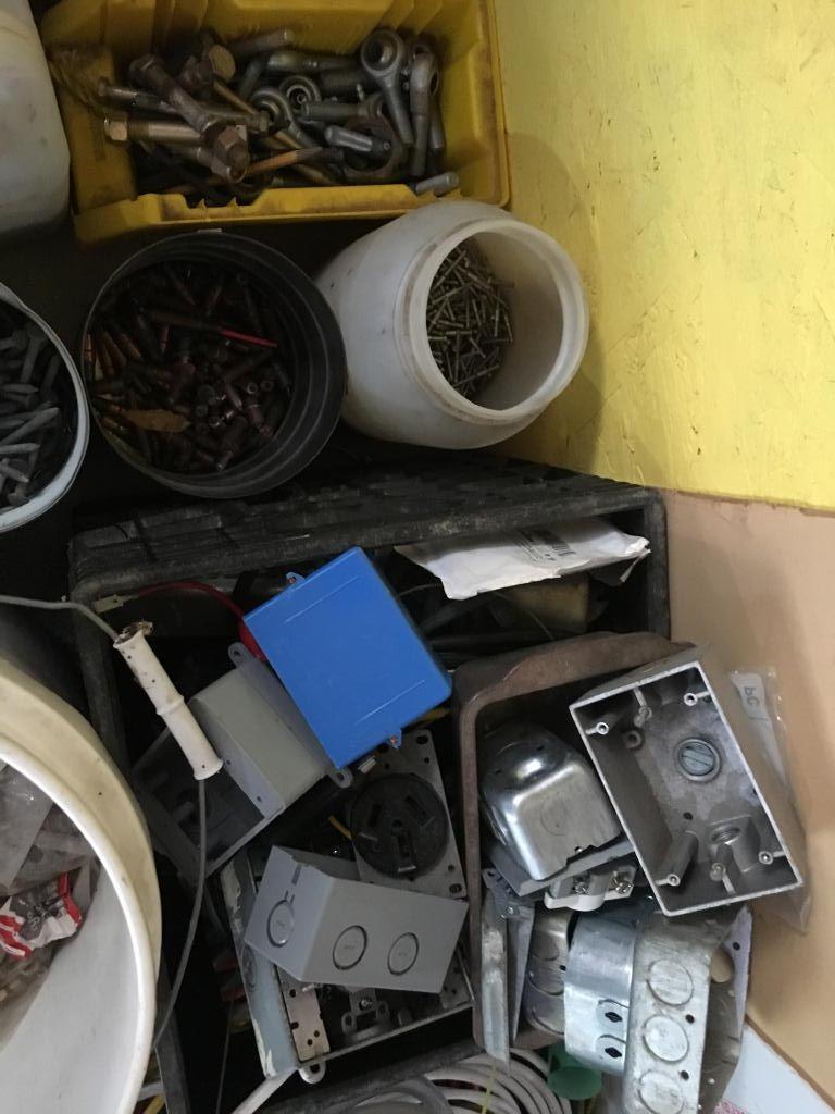 LOT OF ASSORTED AIRCRAFT FASTENERS