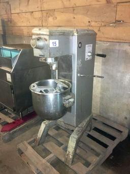 UNIVEX M30 1PH 30QT MIXER W/ BOWL, WHIP, HOOK & PADDLE