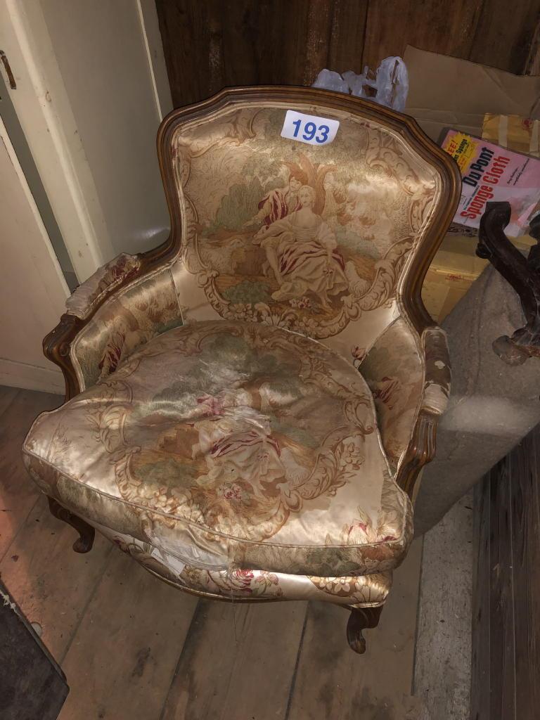 UPHOLSTERED SIDE ARM CHAIR