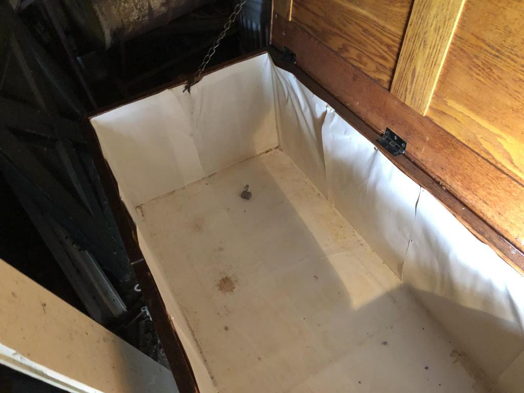 58"x29"x21"H OAK STORAGE BOX