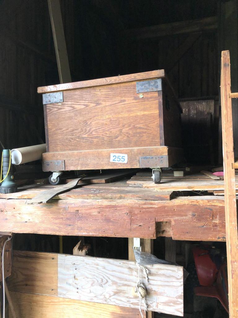 58"x29"x21"H OAK STORAGE BOX