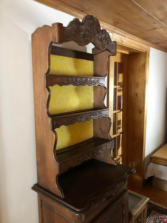 DINING HUTCH
