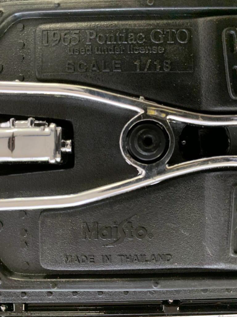 MAISTO 1965 PONTIAC GTO 1/18 SCALE DIE CAST