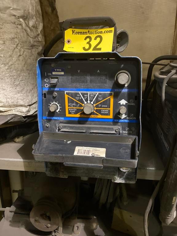 MILLER XMT304 DC INVERTER ARC WELDER, CC/CV