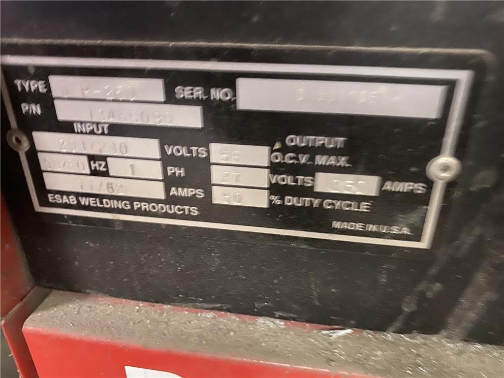 AIRCO DIP-PAK 250 WELDER W/ PROFAX AEC-200 SPOOL GUN