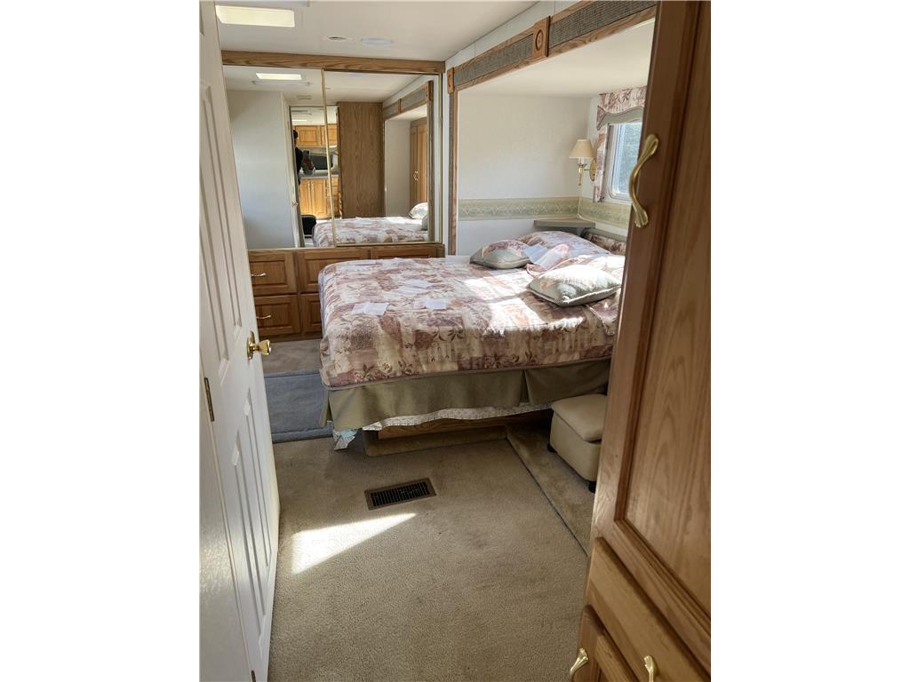 2003 HOLIDAY RAMBLER PRESIDENTIAL 32' TRAVEL TRAILER, 2-SLIDE OUTS, AWNING, S/N: 1KB111M213E139778