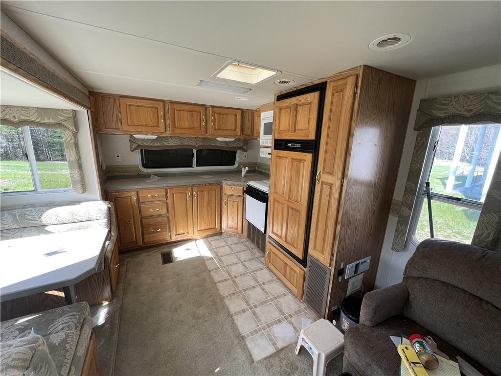 2003 HOLIDAY RAMBLER PRESIDENTIAL 32' TRAVEL TRAILER, 2-SLIDE OUTS, AWNING, S/N: 1KB111M213E139778