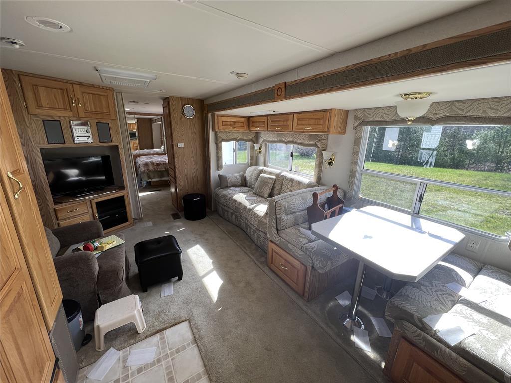 2003 HOLIDAY RAMBLER PRESIDENTIAL 32' TRAVEL TRAILER, 2-SLIDE OUTS, AWNING, S/N: 1KB111M213E139778
