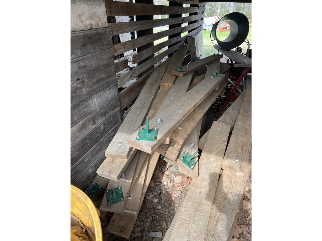 CHRISTMAS TREE WRAPPER & STANDS