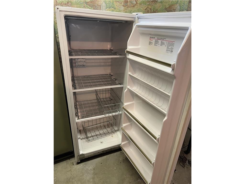 WHIRLPOOL 12.0 CU.FT. UPRIGHT FREEZER, MODEL EEV124F
