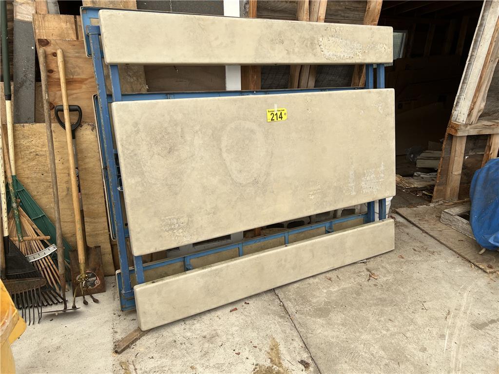 (2) 6' FOLDING PICNIC TABLES