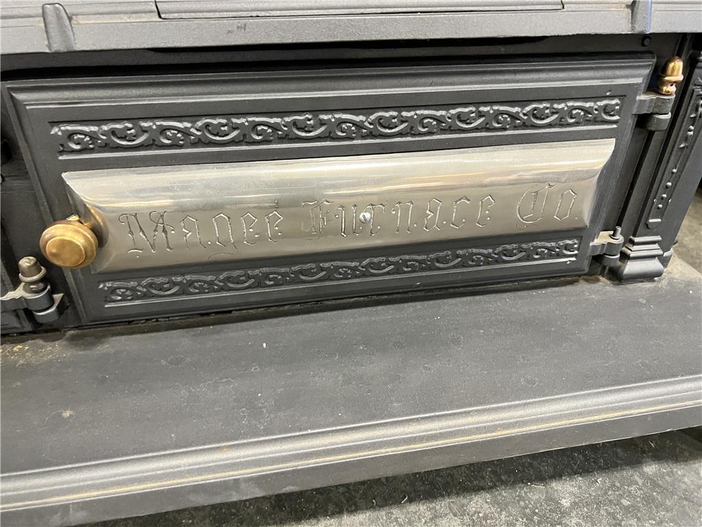 1862 MAGEE FURNACE CO. STANDARD NO. 8 COOK STOVE, SET-UP FOR COAL