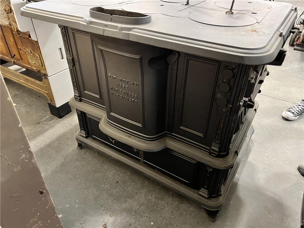 1862 MAGEE FURNACE CO. STANDARD NO. 8 COOK STOVE, SET-UP FOR COAL