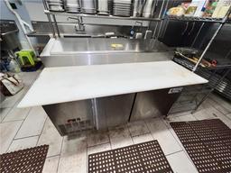 AVANTCO MODEL SSPPT260 60" 2-DR REFRIGERATED PIZZA PREP TABLE ON CASTERS, 19.5" POLY TOP