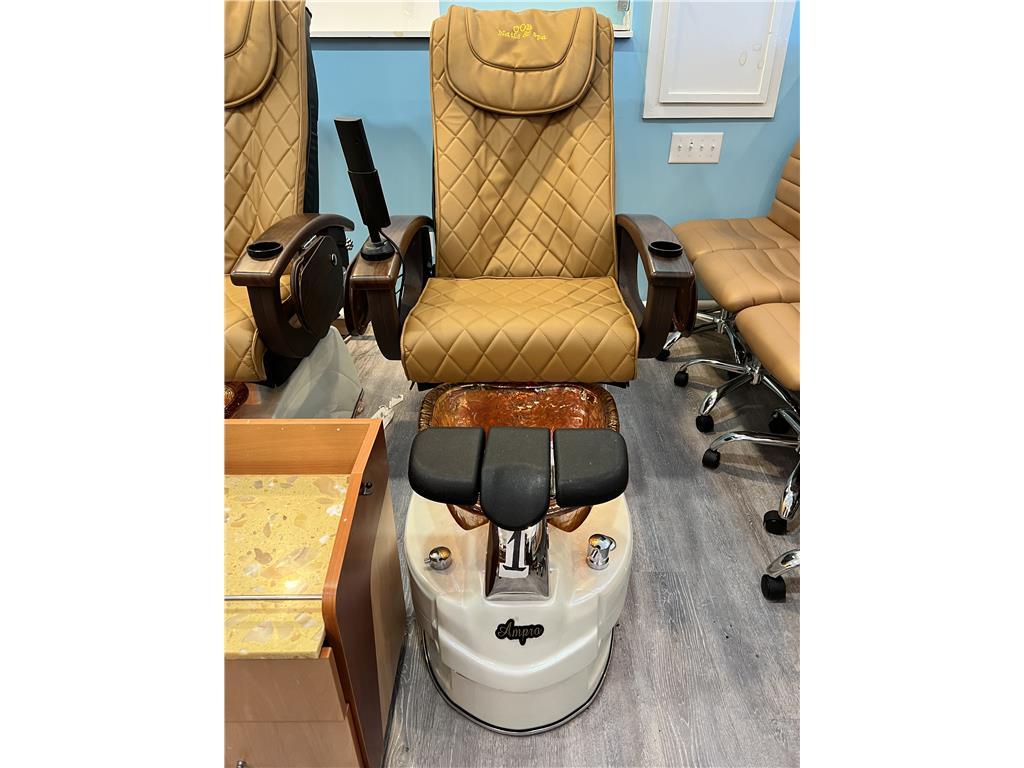 (2) GULFSTREAM AMPRO WHIRLPOOL PEDICURE SPA CHAIRS