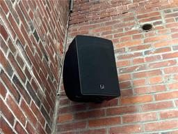 $BID PRICE X 2 - (2) COMMUNITY CS8 60W WALL MOUNT SPEAKERS