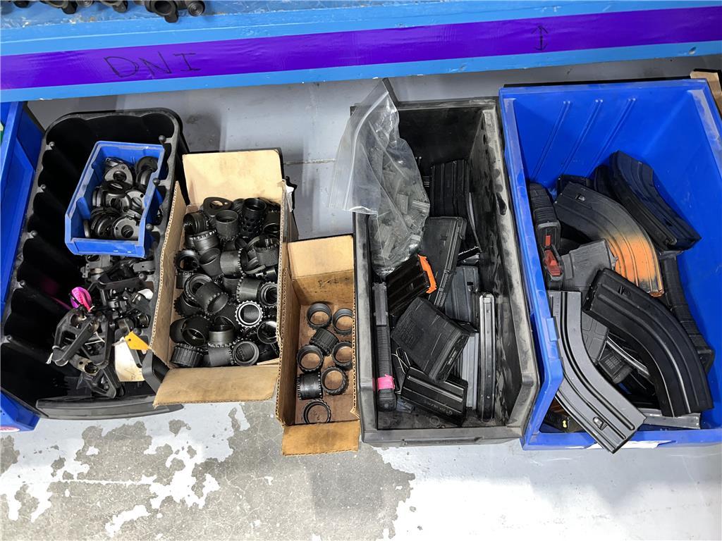 LOT: CONTENTS ON BENCH & PARTS RACK, GUN CASE