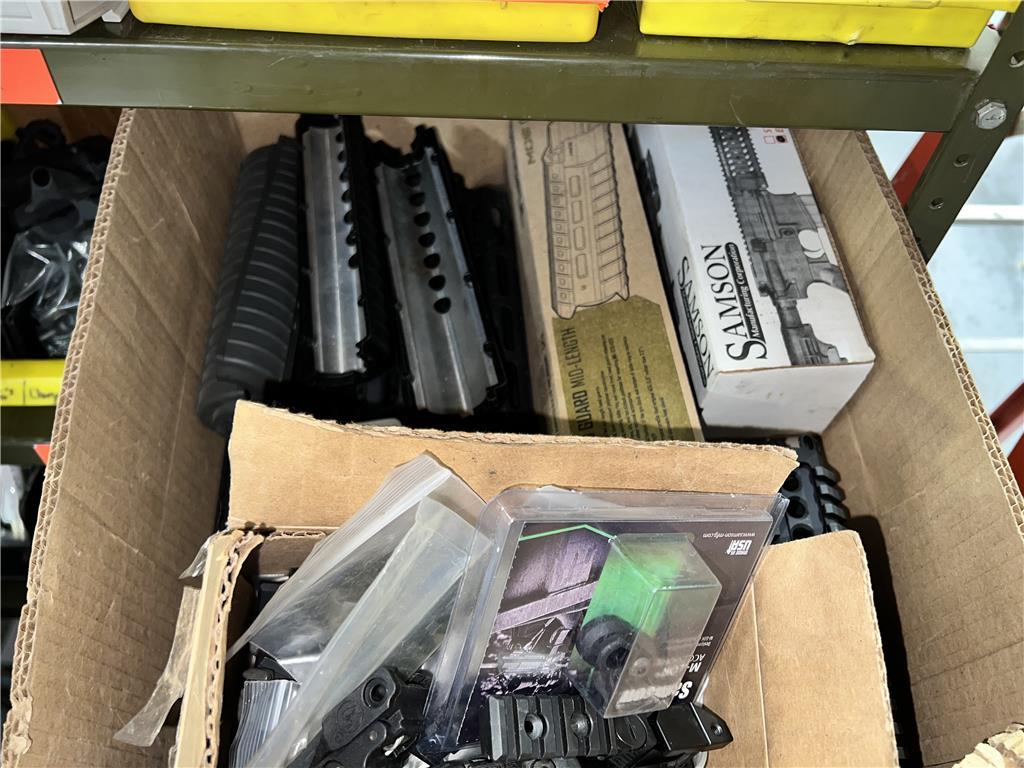 LOT: CONTENTS ON BENCH & PARTS RACK, GUN CASE